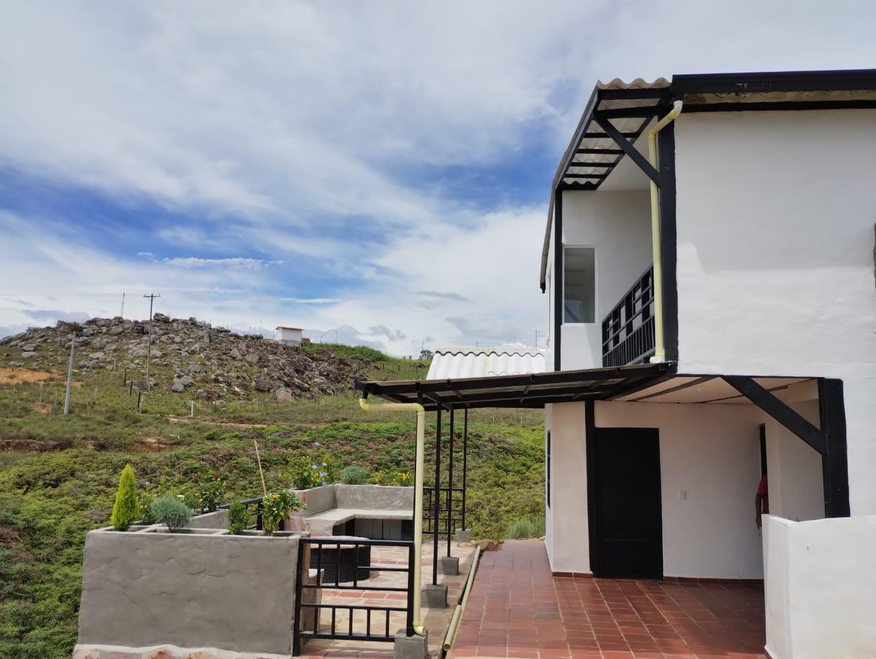 Casa de 3 alcobas en venta en Mesa De Los Santos, Piedecuesta, 1000 m² · foto 3 de 7