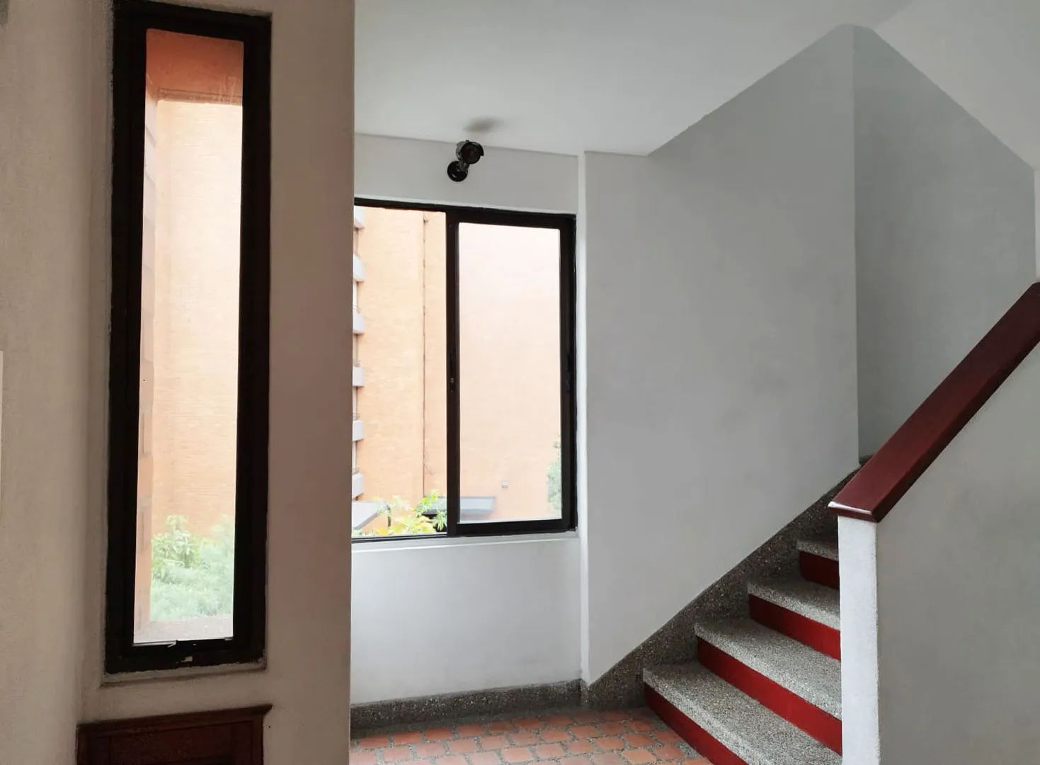 Oficina en arriendo en La Aguacatala, Medellín, 1500 m² · foto 12 de 14
