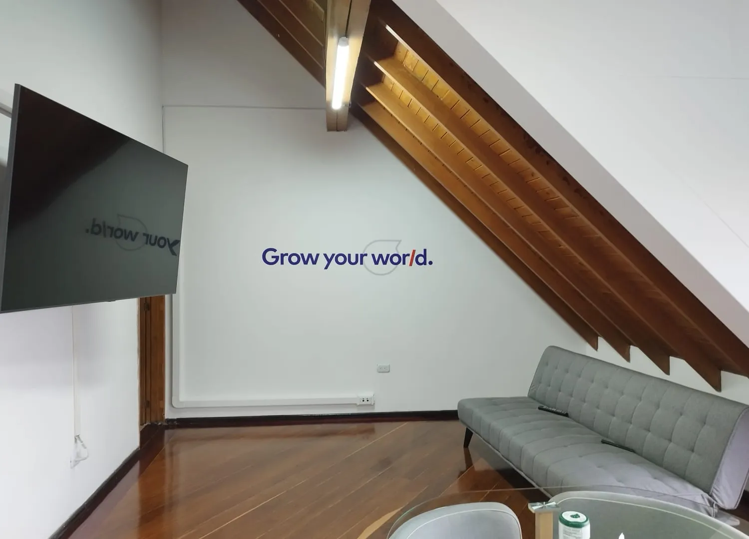 Oficina en arriendo en La Aguacatala, Medellín, 1500 m² · foto 3 de 14