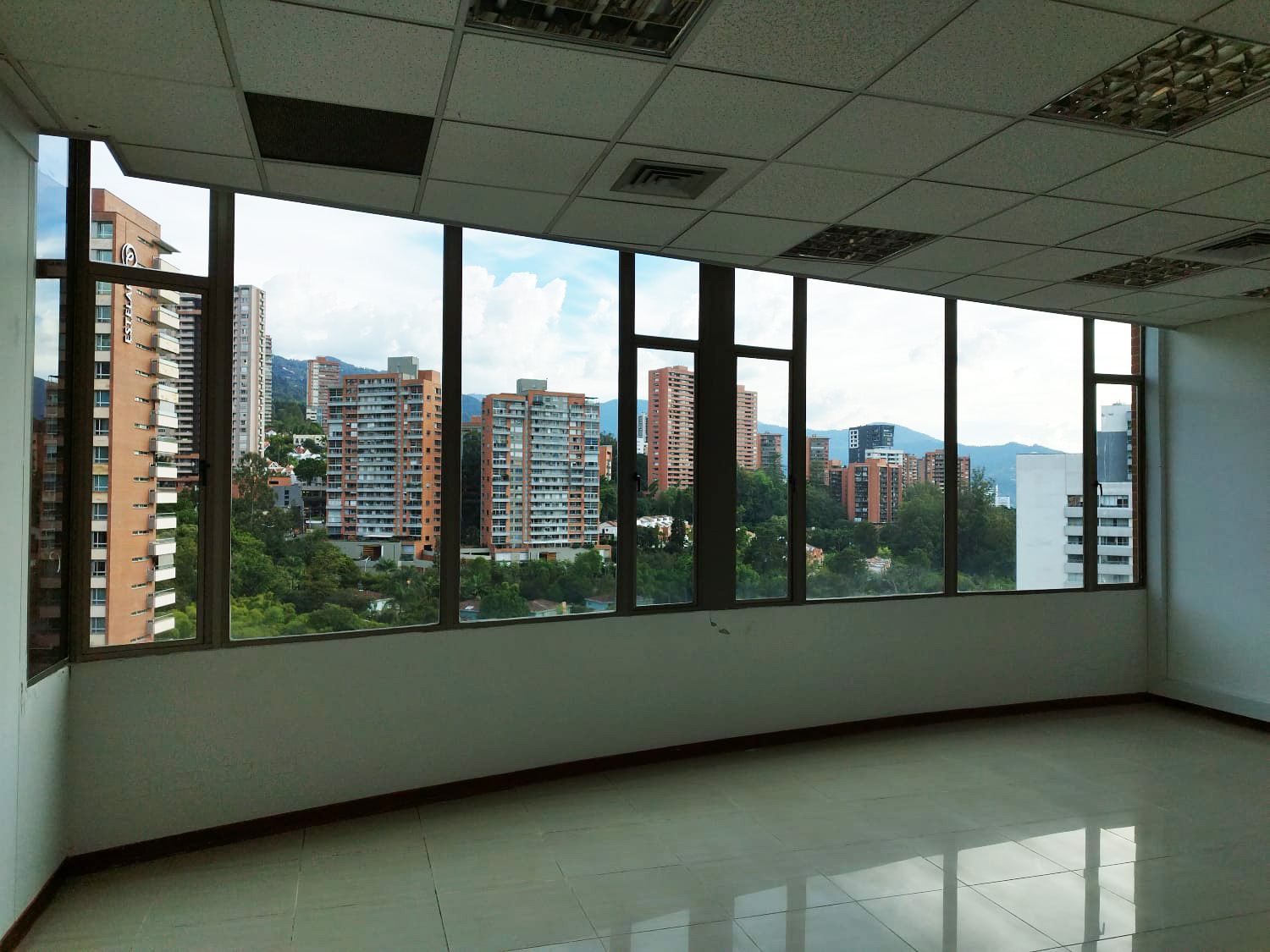 Oficina en arriendo en El Tesoro, Medellín, 693 m² · foto 16 de 19