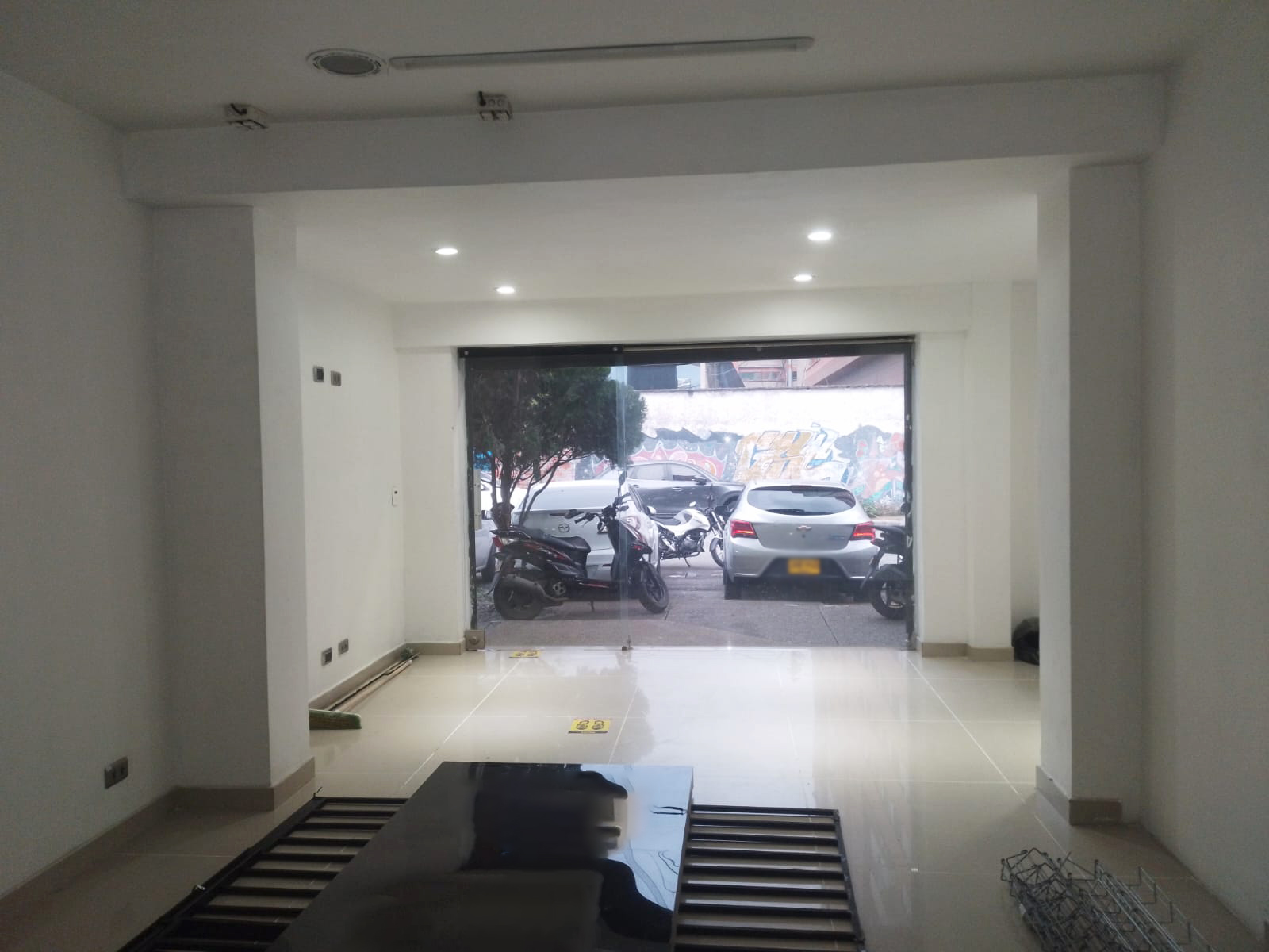 Local en arriendo en Vía Las Palmas, Medellín, 76 m² · foto 2 de 16