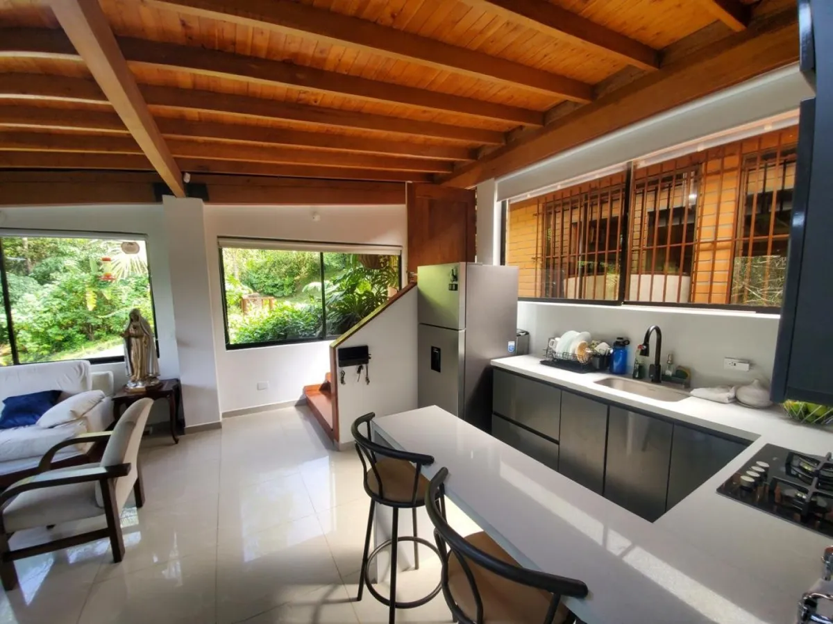 Casa de 7 alcobas en venta en Los Balsos, Medellín, 270 m² · foto 8 de 23