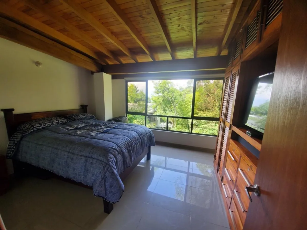 Casa de 7 alcobas en venta en Los Balsos, Medellín, 270 m² · foto 9 de 23