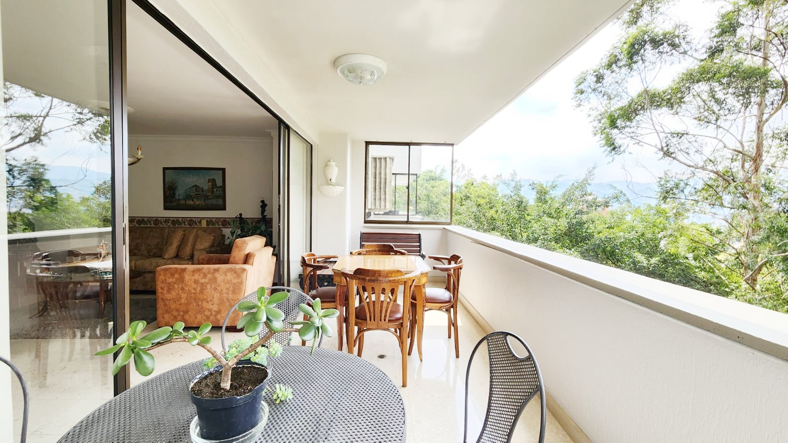 Apartamento en venta en El Campestre, Medellín · foto 2 de 16