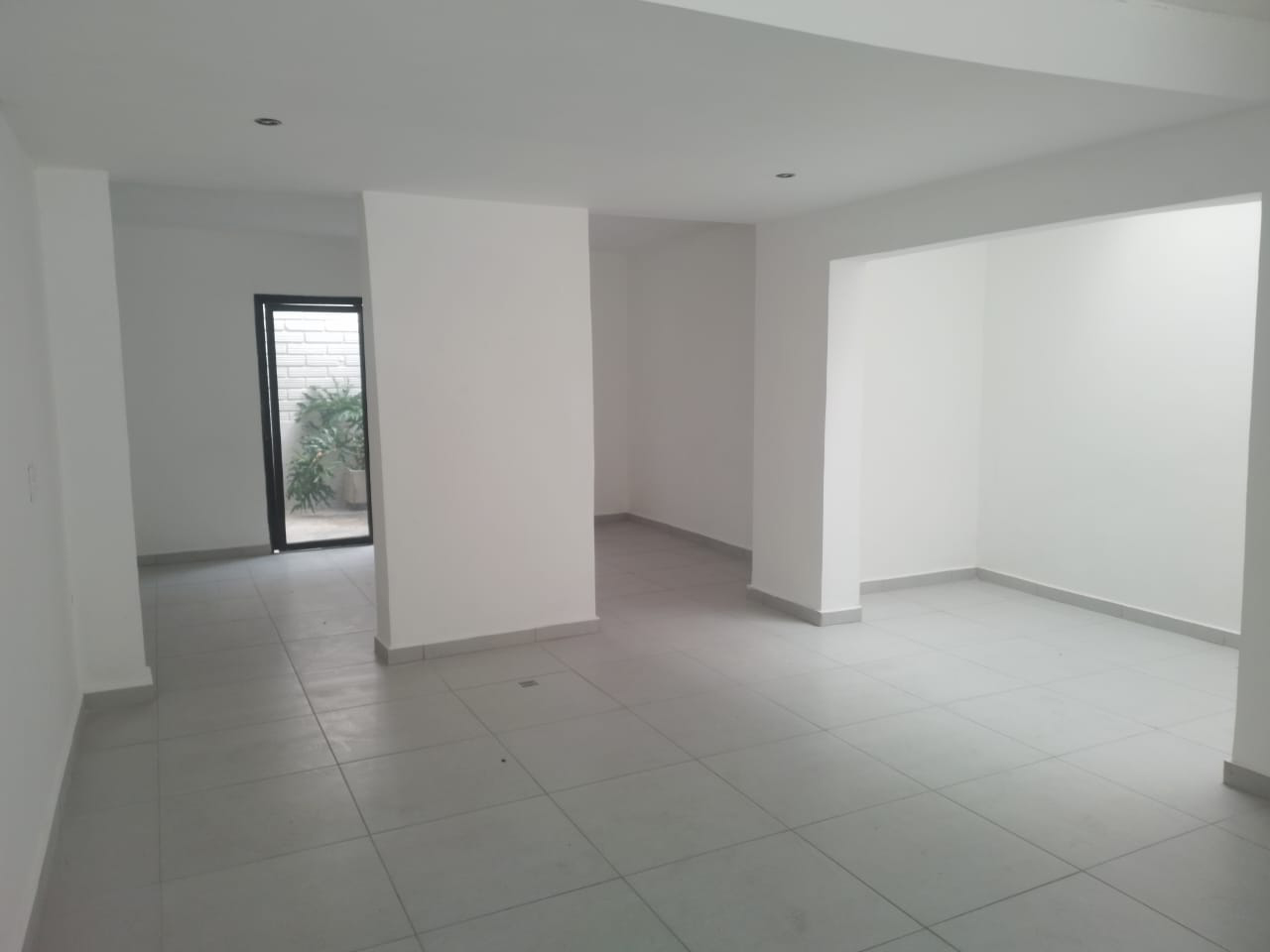 Oficina en arriendo en Belen Malibu, Medellín, 300 m² · foto 2 de 12