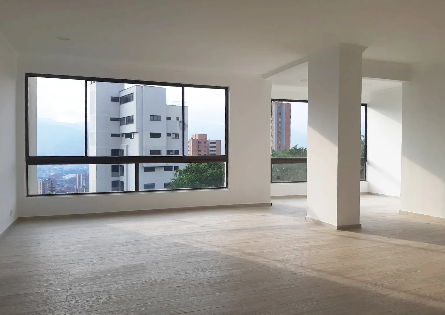 Apartamento de 4 alcobas en arriendo en El Diamante 2, Medellín, 454 m² · foto 11 de 17