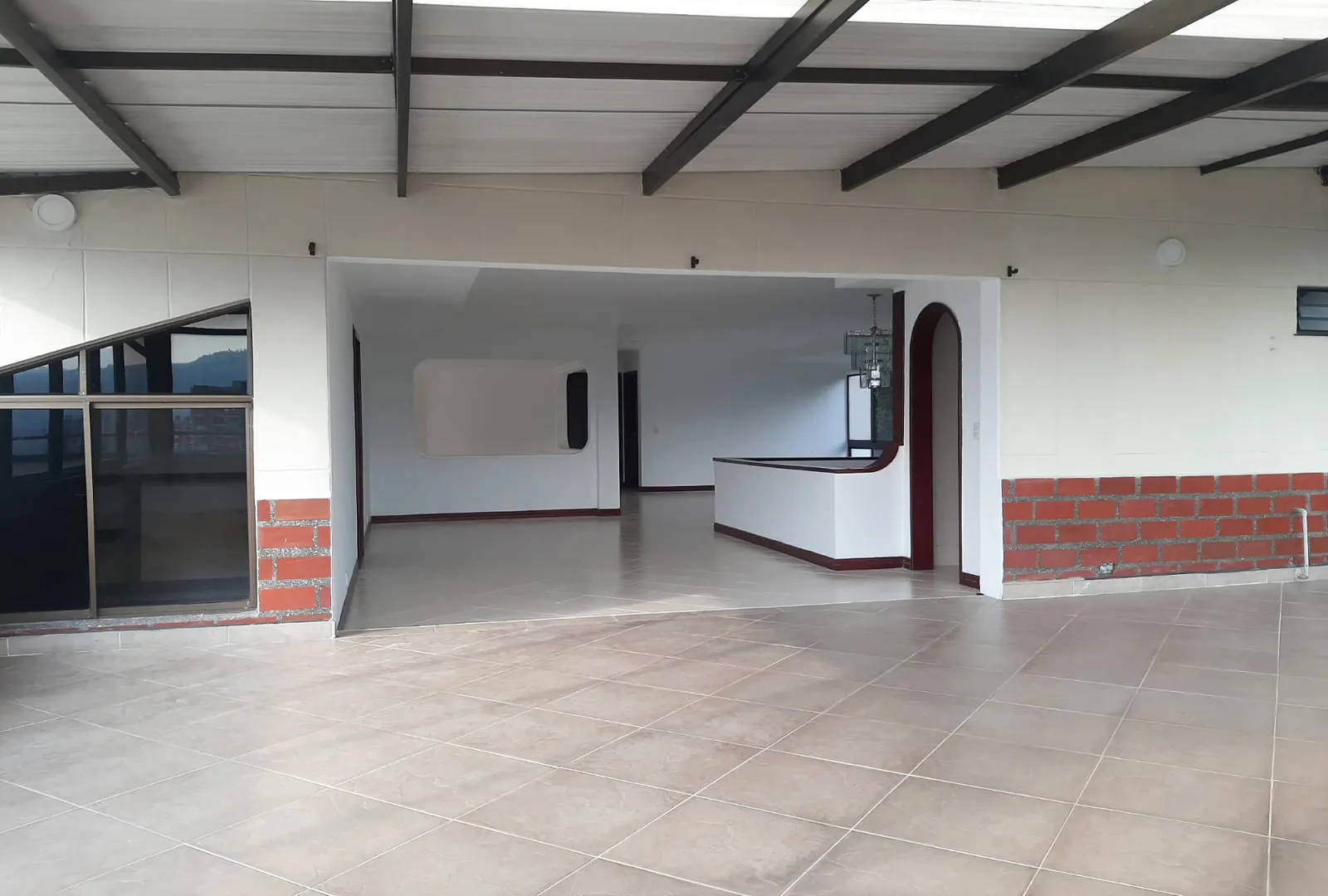 Apartamento de 4 alcobas en arriendo en El Diamante 2, Medellín, 454 m² · foto 16 de 17