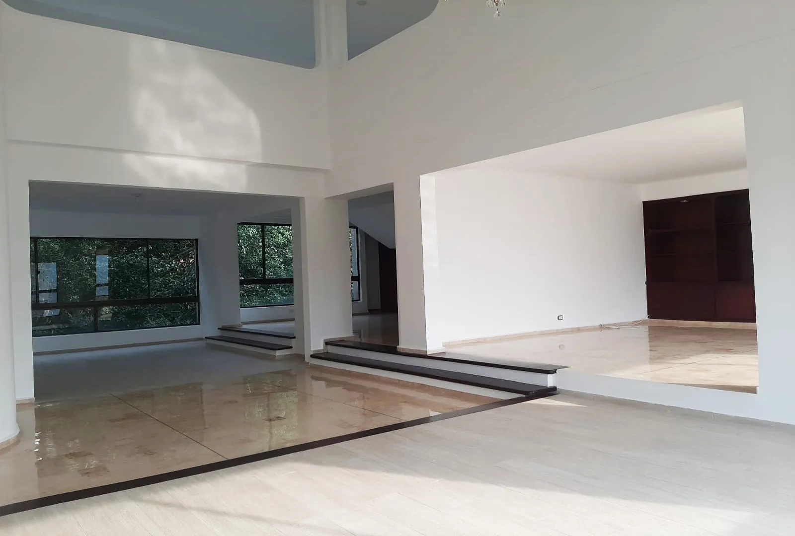 Apartamento de 4 alcobas en arriendo en El Diamante 2, Medellín, 454 m² · foto 3 de 17