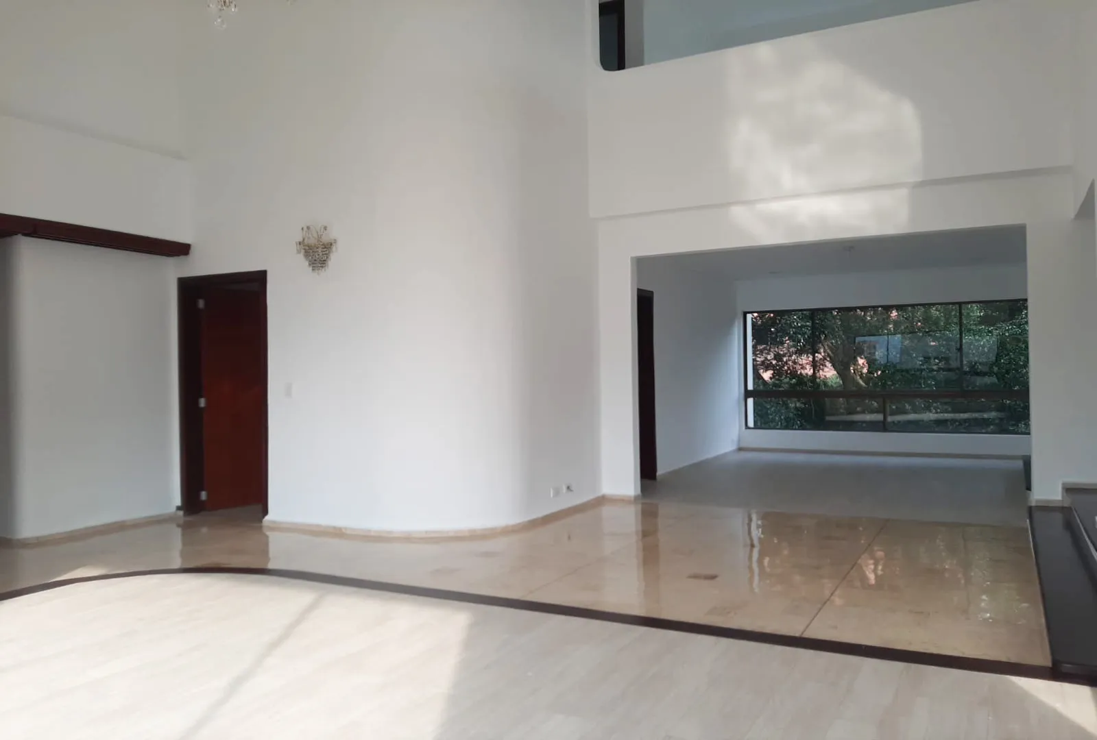 Apartamento de 4 alcobas en arriendo en El Diamante 2, Medellín, 454 m² · foto 4 de 17