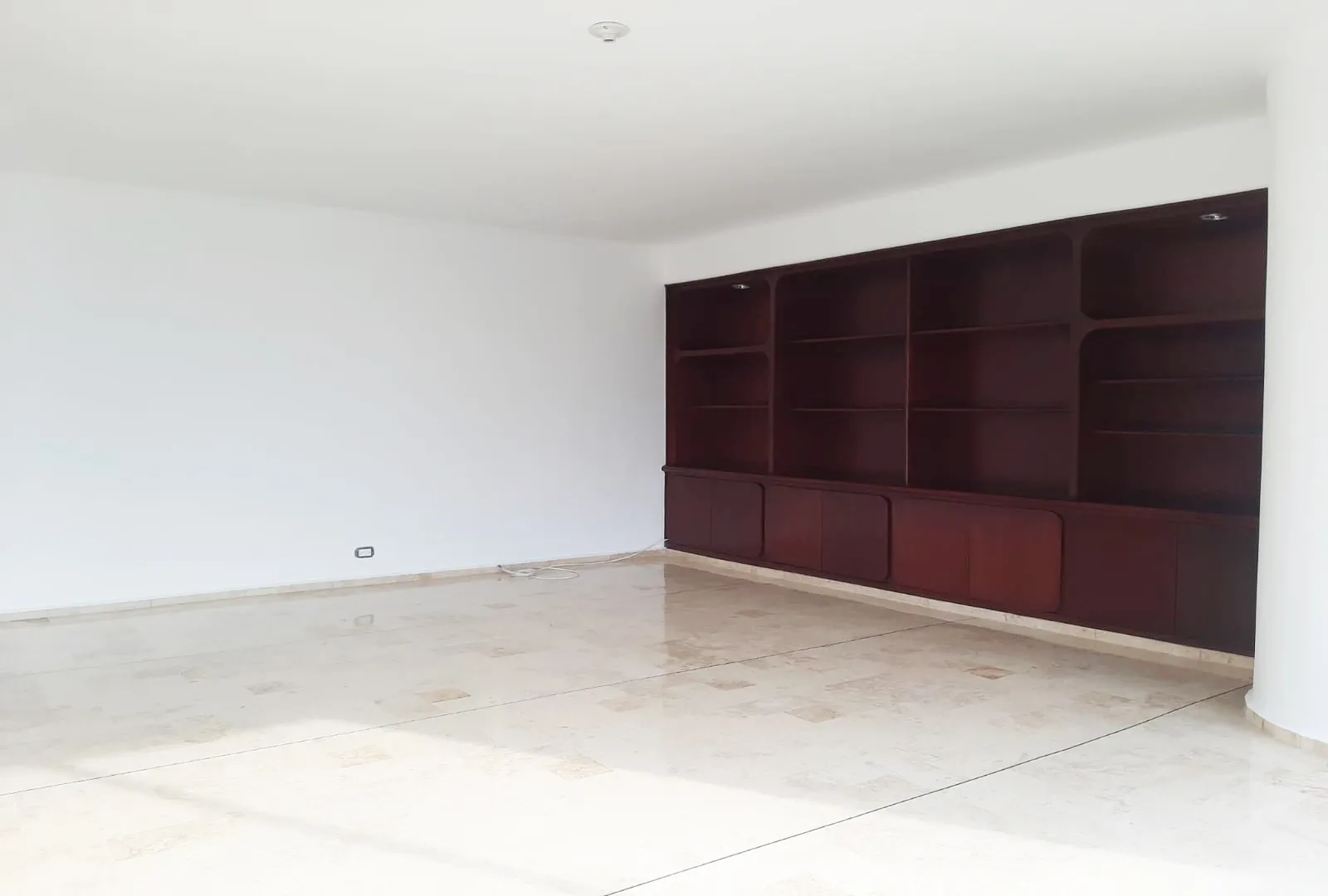 Apartamento de 4 alcobas en arriendo en El Diamante 2, Medellín, 454 m² · foto 10 de 17