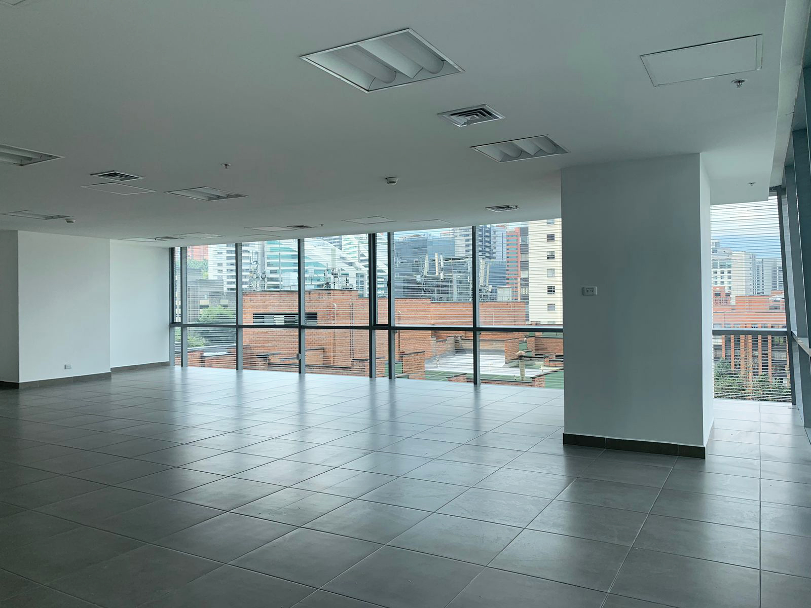 Oficina en venta en Patio Bonito, Medellín, 62 m² · foto 2 de 5