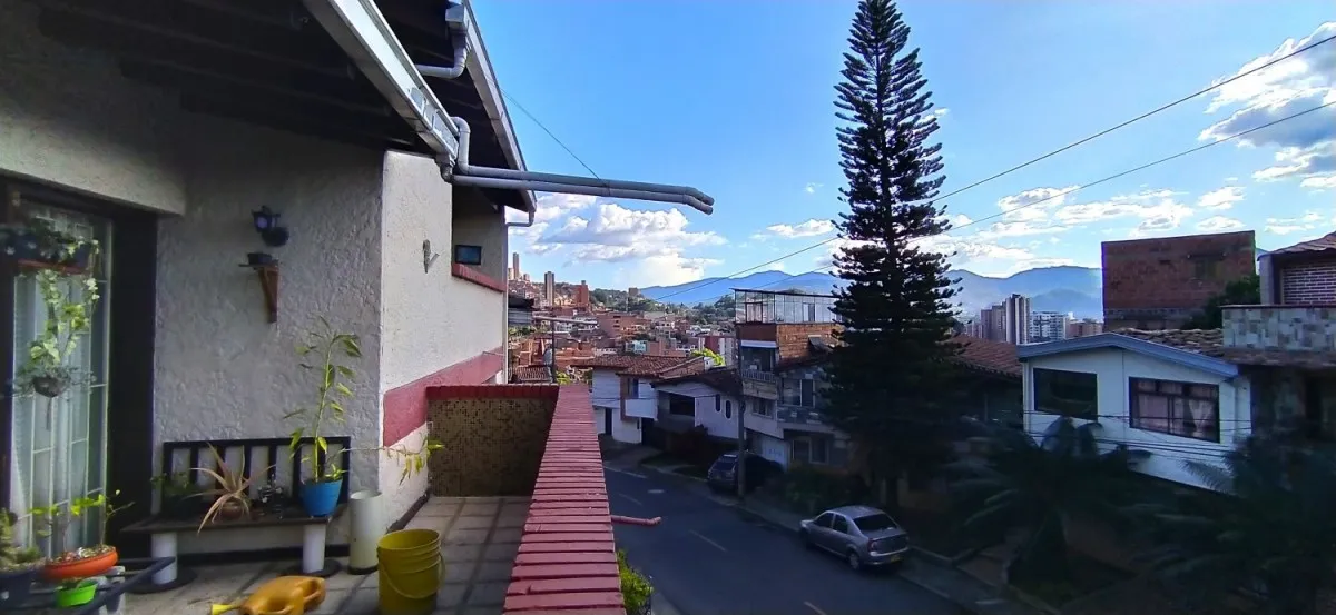 Casa de 10 alcobas en venta en Sucre, Medellín, 525 m² · foto 13 de 24