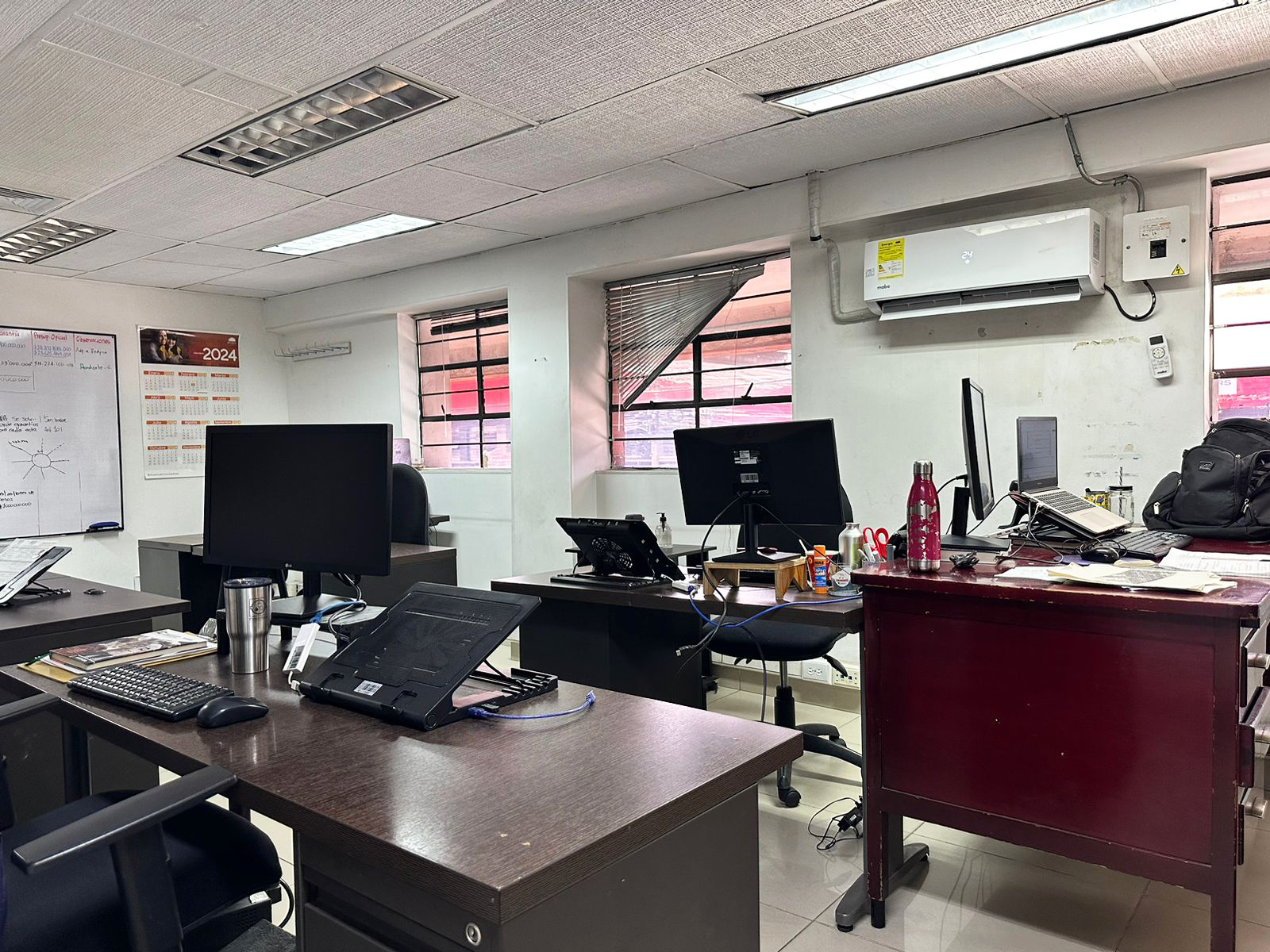 Bodega en arriendo en Perpetuo Socorro, Medellín, 2300 m² · foto 3 de 14
