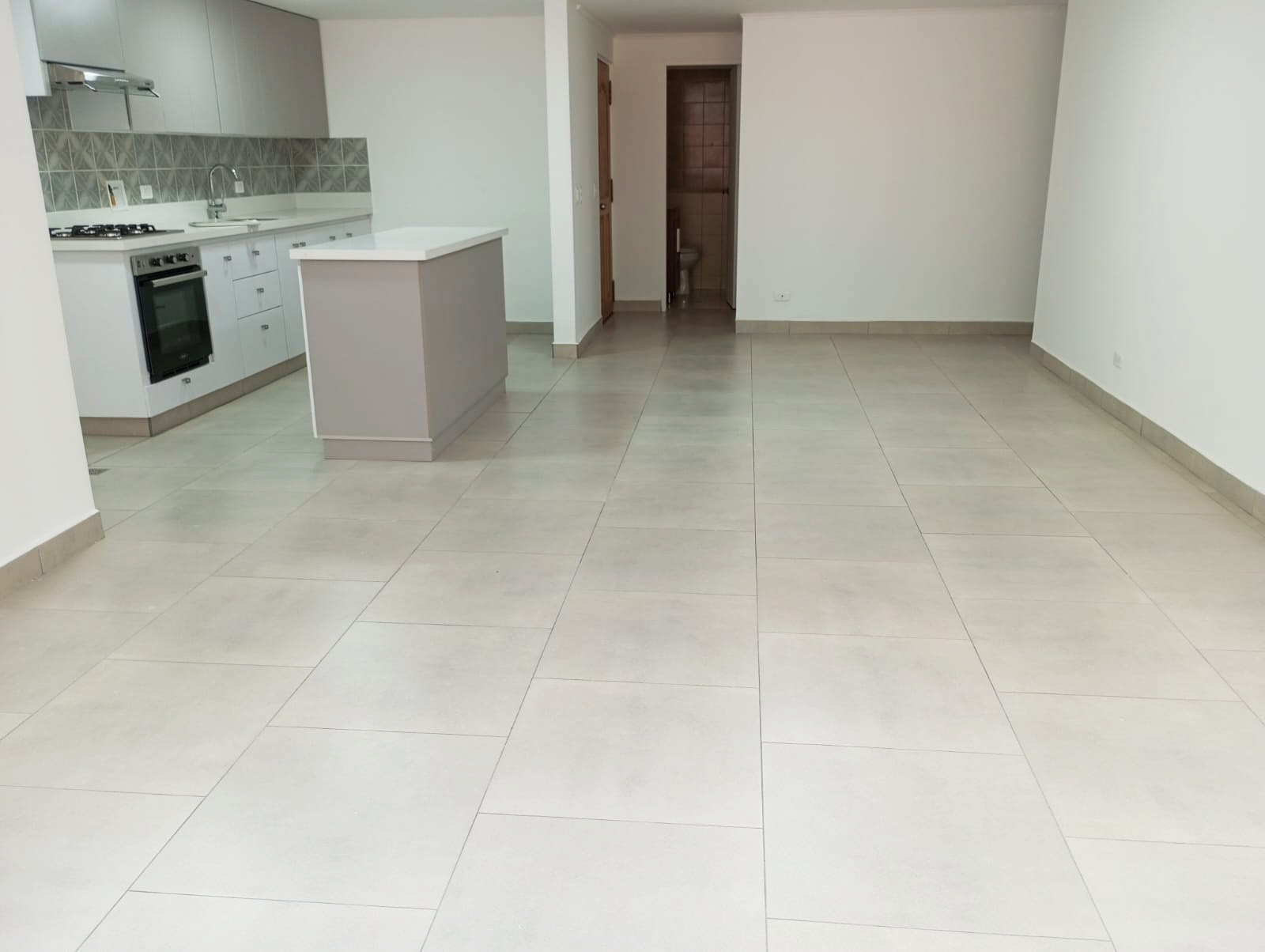 Apartamento de 3 alcobas en arriendo en Alejandria, Medellín, 145 m² · foto 3 de 18