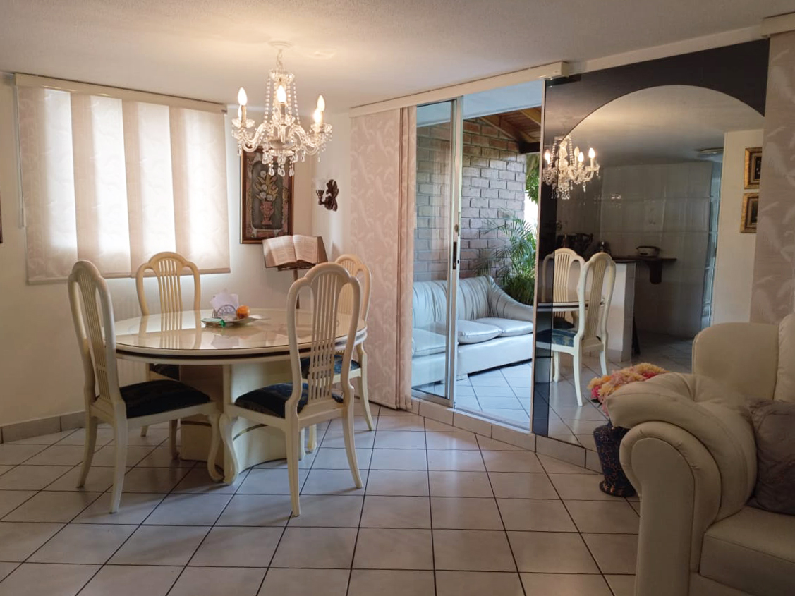 Casa de 5 alcobas en venta en La Mota, Medellín, 149 m² · foto 2 de 17