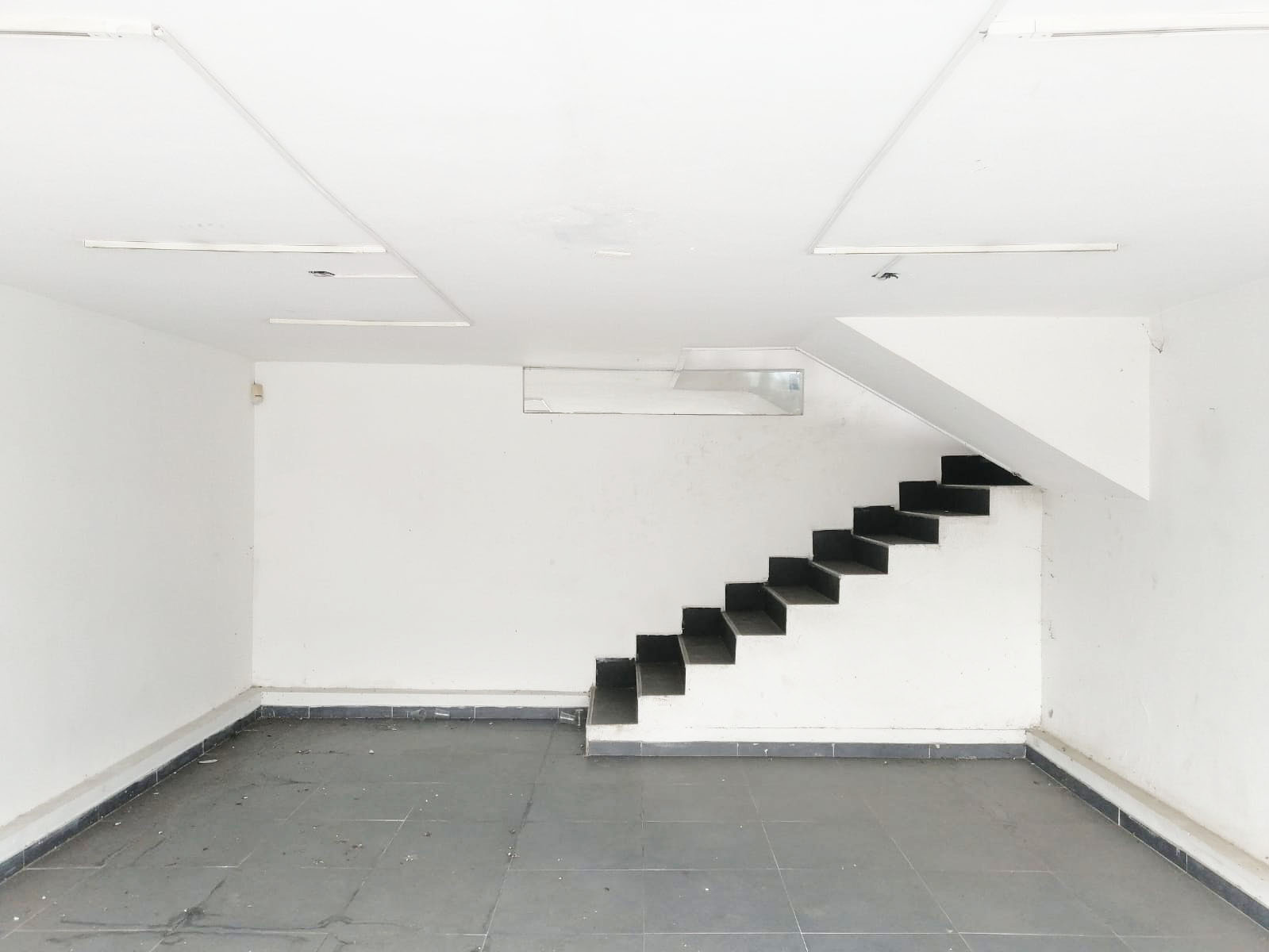 Oficina en arriendo en El Poblado, Medellín, 815 m² · foto 11 de 12