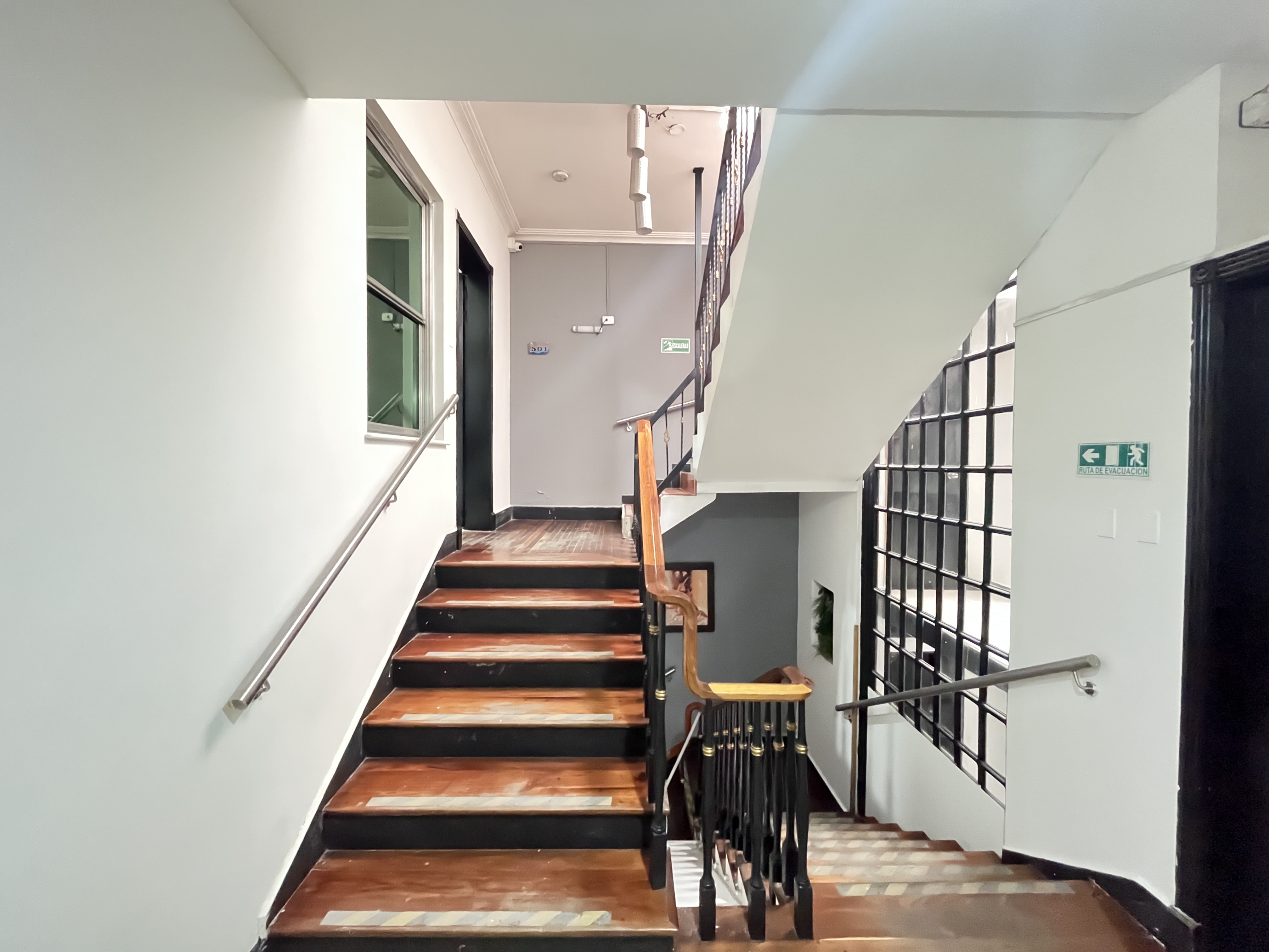 Edificio en venta en La Candelaria, Medellín, 550 m² · foto 14 de 16