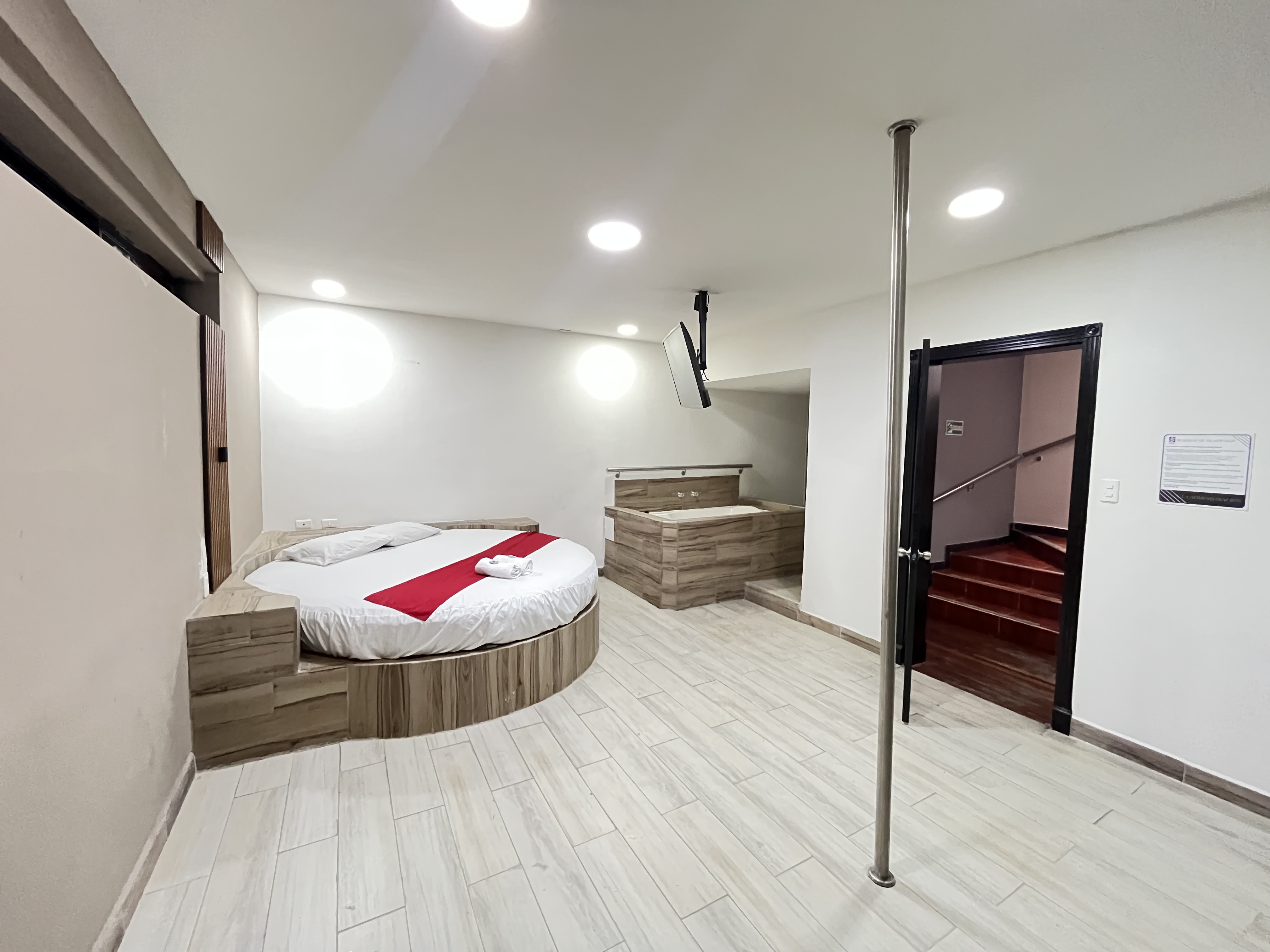 1BR Building in La candelaria (550 m²) for Sale