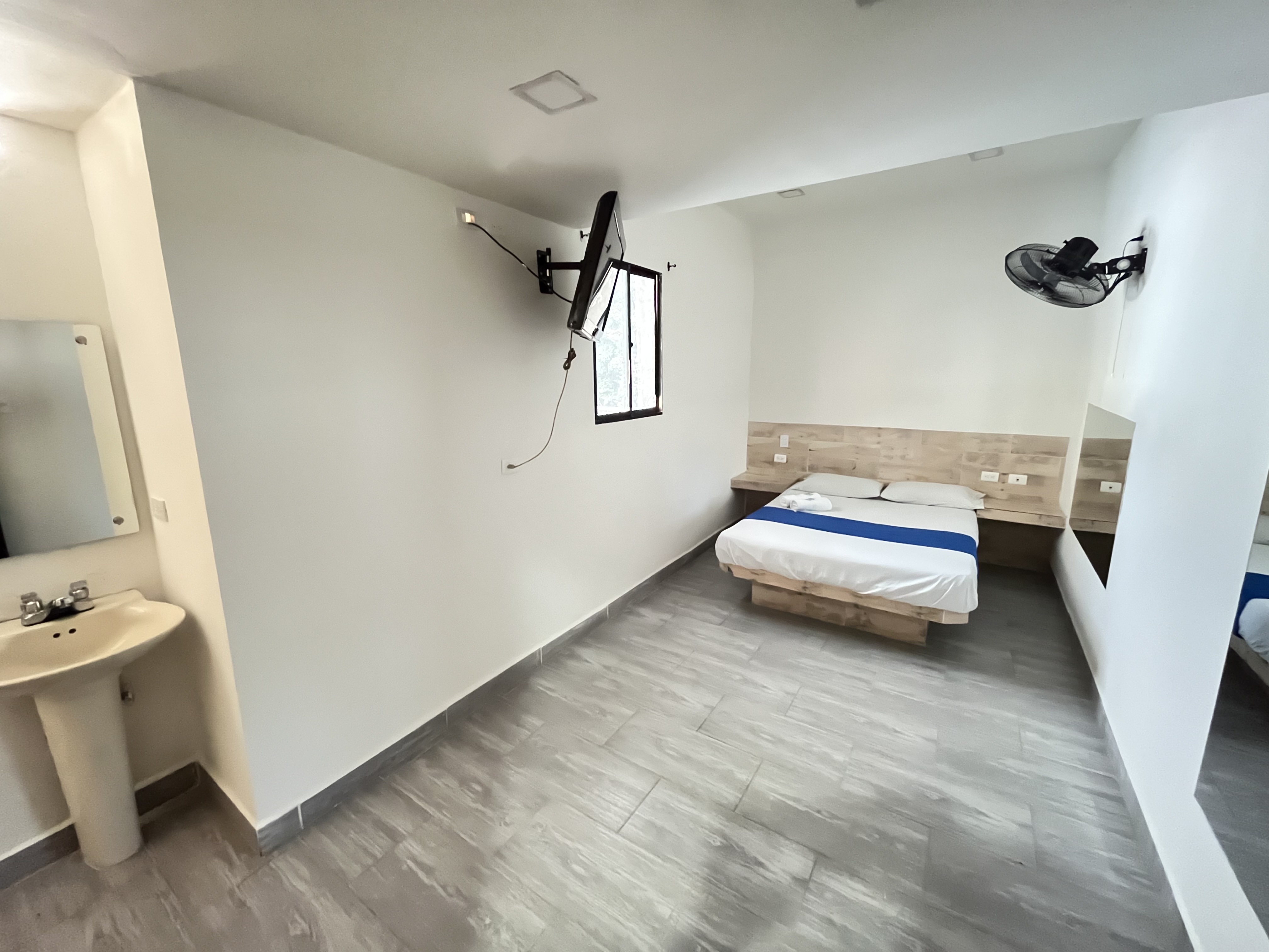 Edificio en venta en La Candelaria, Medellín, 550 m² · foto 7 de 16