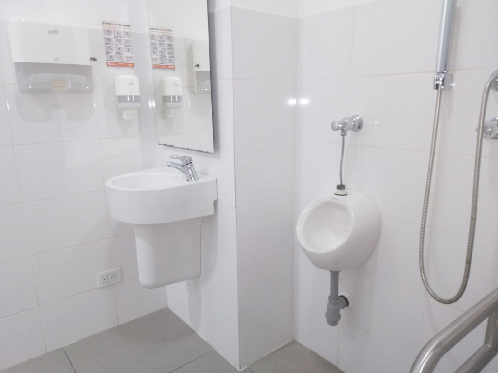 Consultorio en arriendo en Transversal Inferior, Medellín, 145 m² · foto 12 de 16