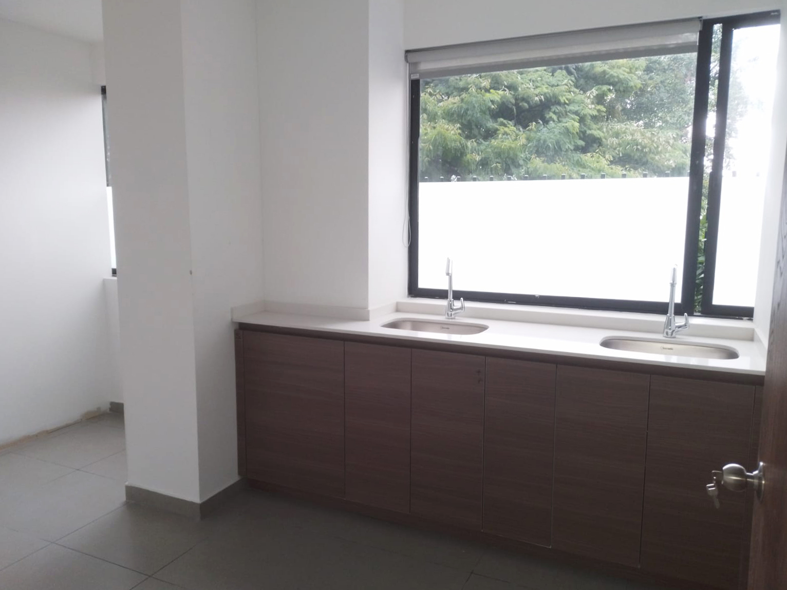 Consultorio en arriendo en Transversal Inferior, Medellín, 145 m² · foto 14 de 16