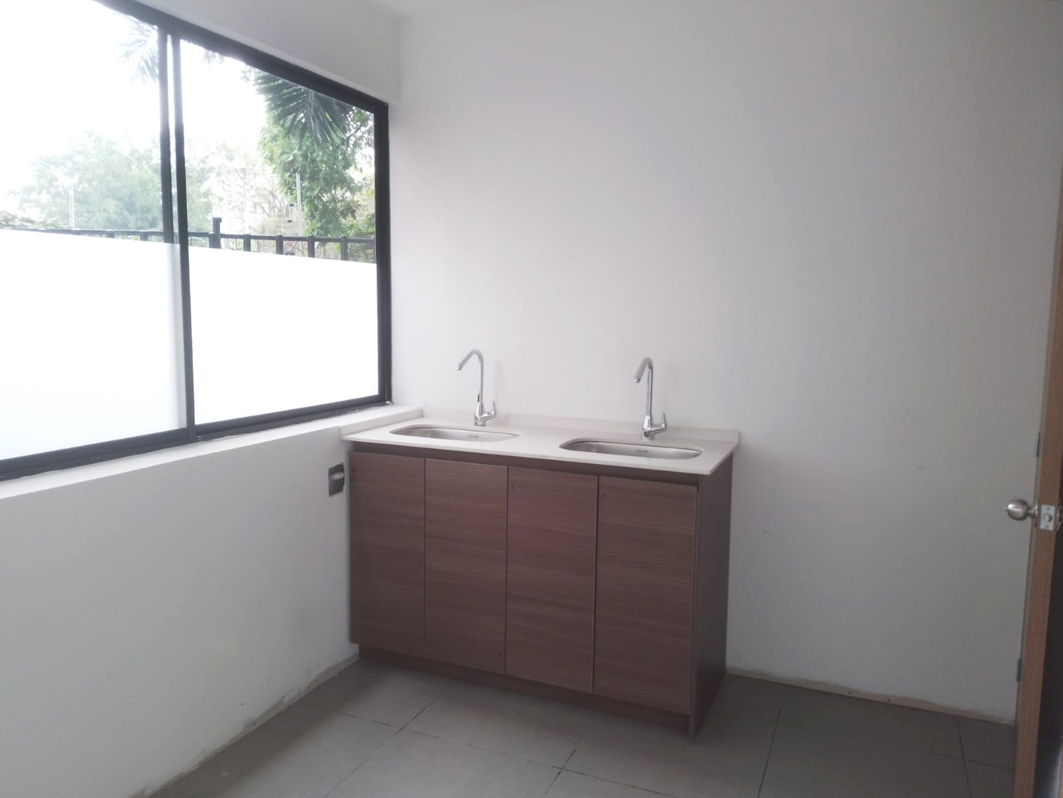 Consultorio en arriendo en Transversal Inferior, Medellín, 145 m² · foto 15 de 16