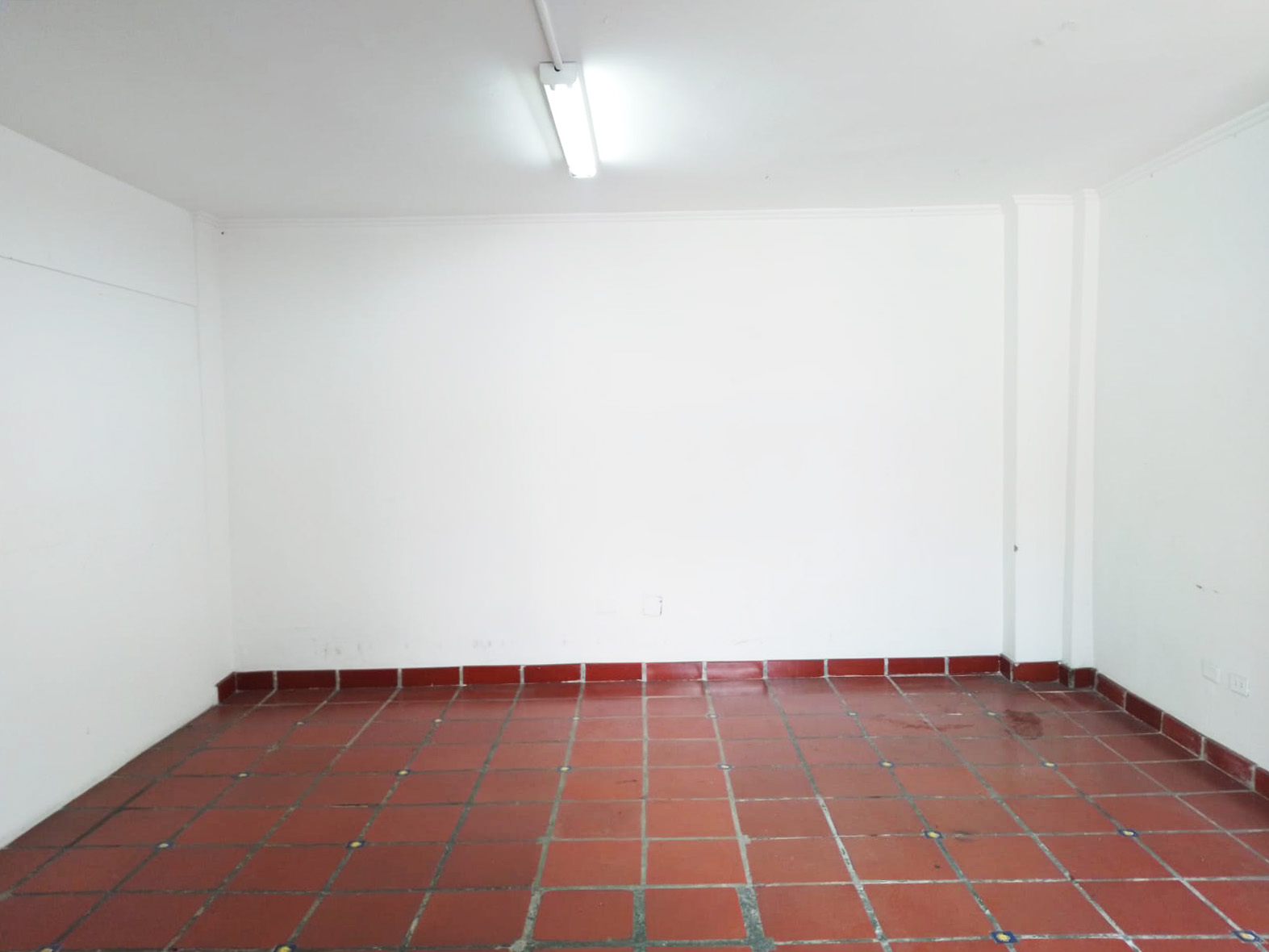 Bodega en arriendo en El Poblado, Medellín, 360 m² · foto 8 de 17
