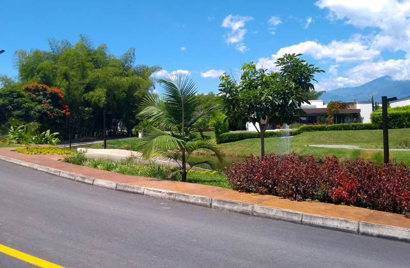 Casa de 4 alcobas en venta en Vía El Caimo, Armenia, 285 m² · foto 3 de 17