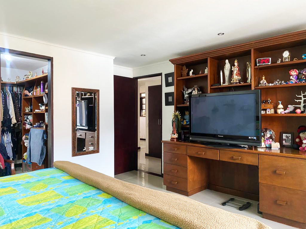 Apartamento de 3 alcobas en venta en Las Palmas, Medellín, 173 m² · foto 14 de 19