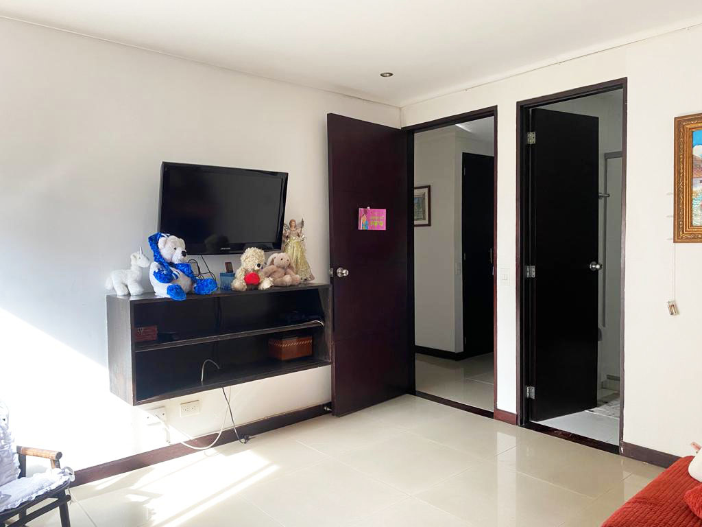 Apartamento de 3 alcobas en venta en Las Palmas, Medellín, 173 m² · foto 16 de 19