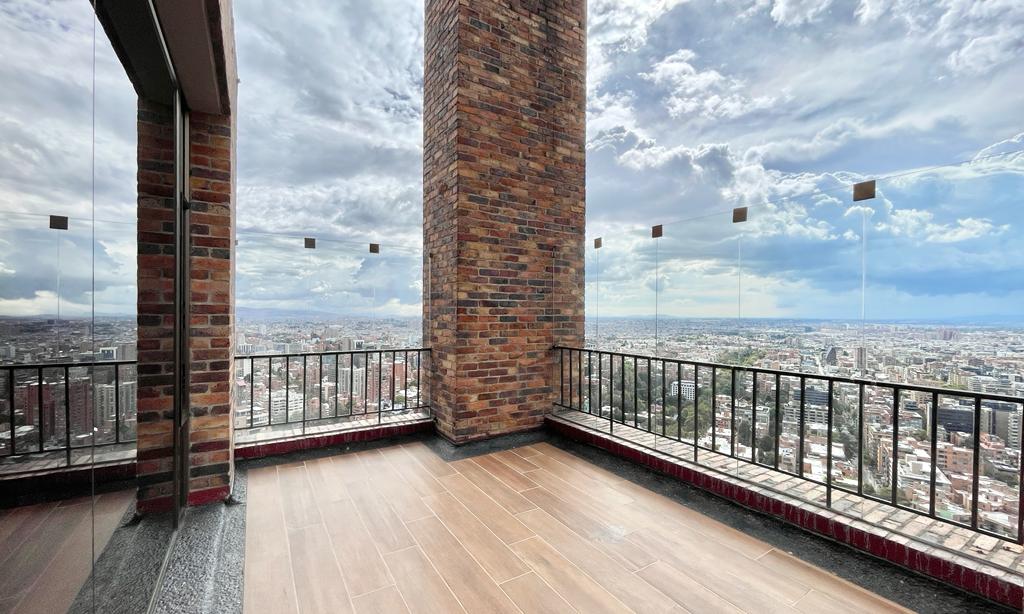 Apartamento en venta en El Refugio, Bogotá · foto 3 de 24