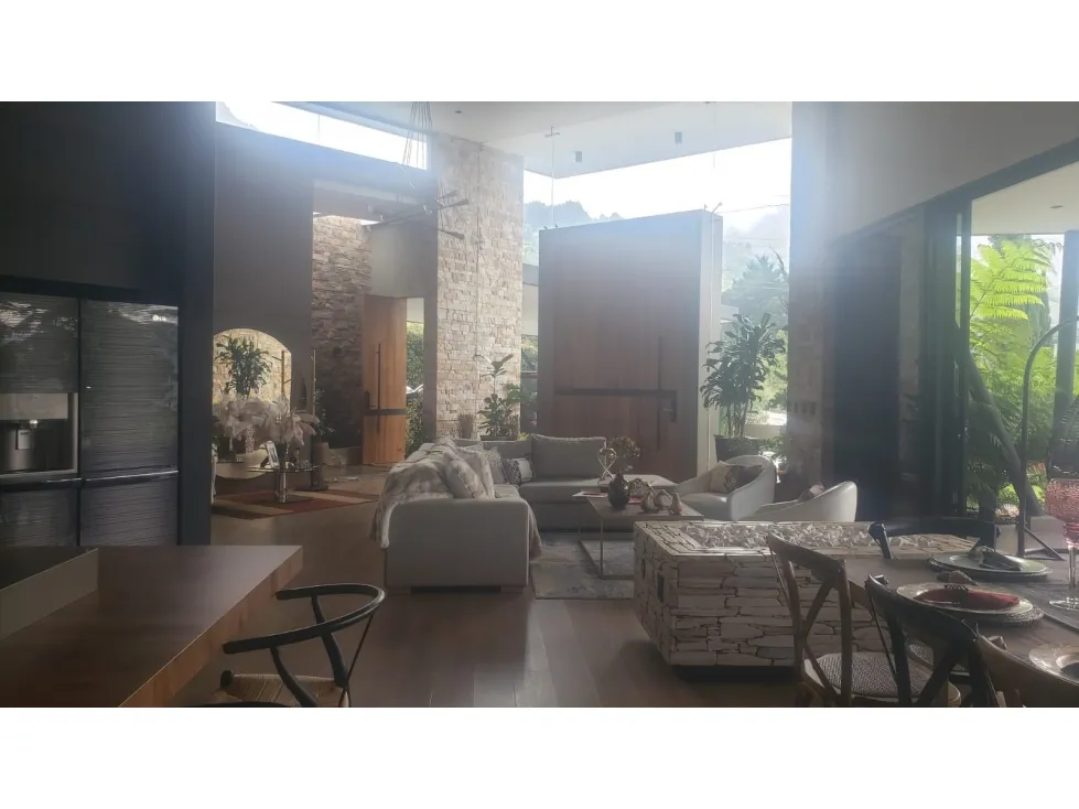 Casa de 4 alcobas en venta en Escobero, Envigado, 500 m² · foto 5 de 24