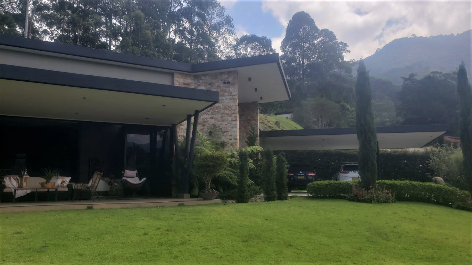 Casa de 4 alcobas en venta en Escobero, Envigado, 500 m² · foto 2 de 24