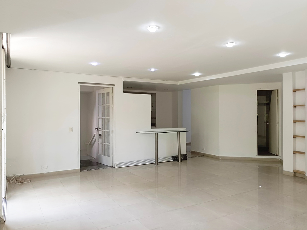 Apartamento de 3 alcobas en arriendo en Miravalle, Medellín, 101 m² · foto 4 de 17