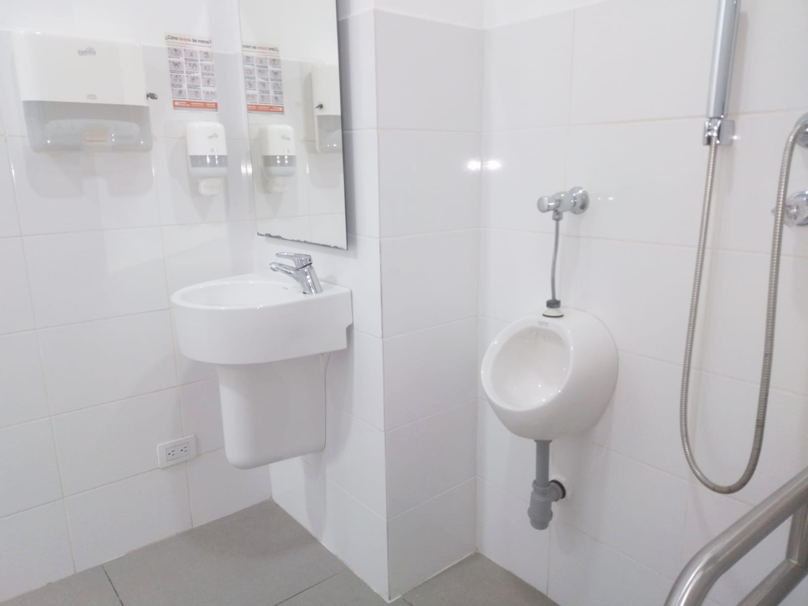 Consultorio en arriendo en Transversal Inferior, Medellín, 53 m² · foto 11 de 12