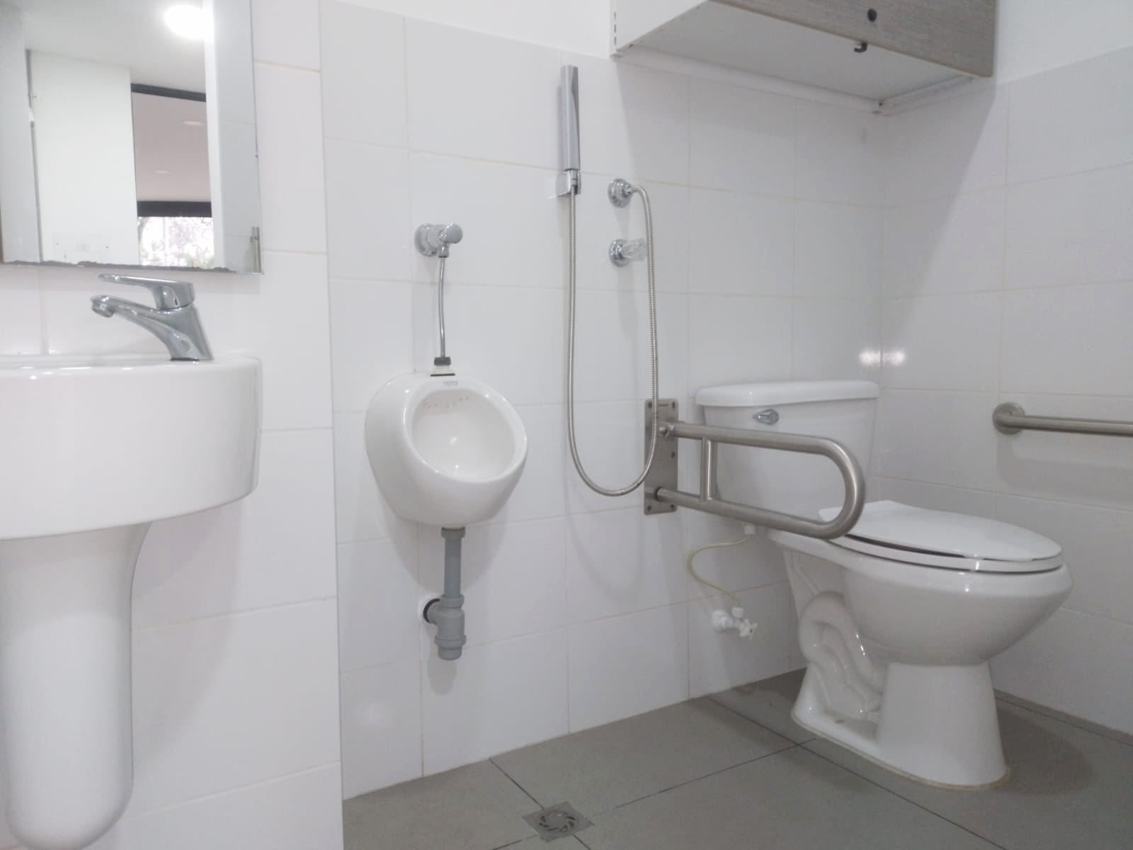 Consultorio en arriendo en Transversal Inferior, Medellín, 53 m² · foto 12 de 12
