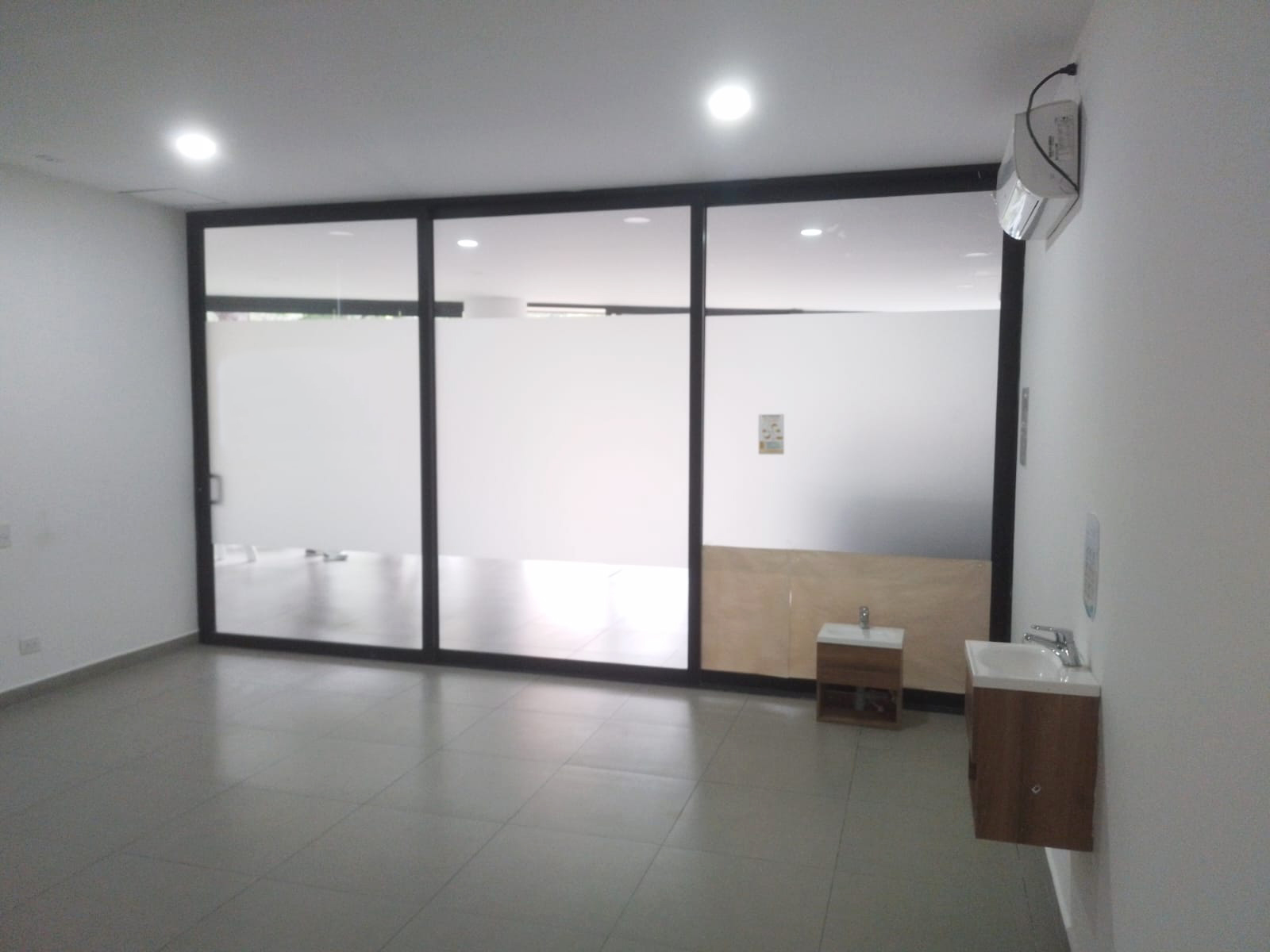 Consultorio en arriendo en Transversal Inferior, Medellín, 53 m² · foto 3 de 12