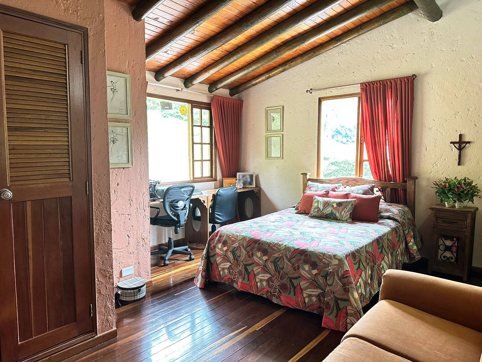 Casa de 4 alcobas en venta en Loma Del Escobero, Envigado, 250 m² · foto 7 de 19