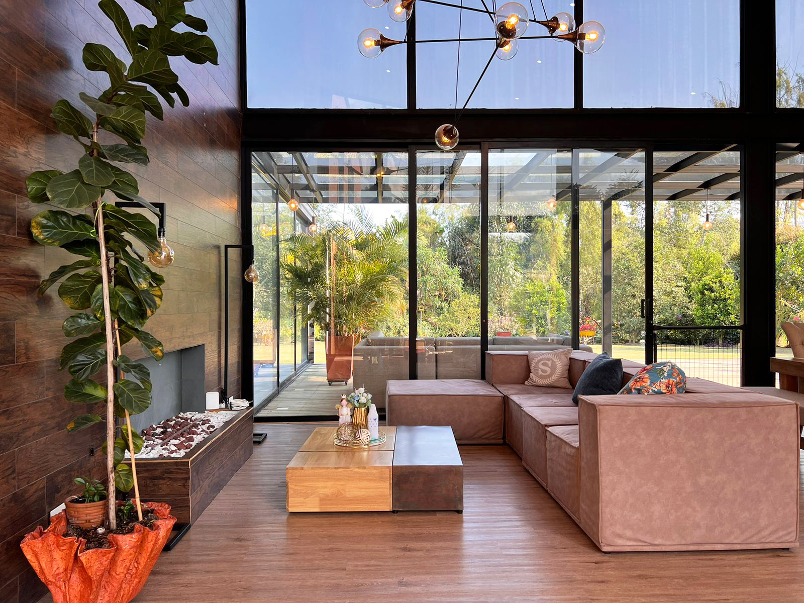 Casa de 5 alcobas en venta en La Ceja, 580 m² · foto 2 de 19