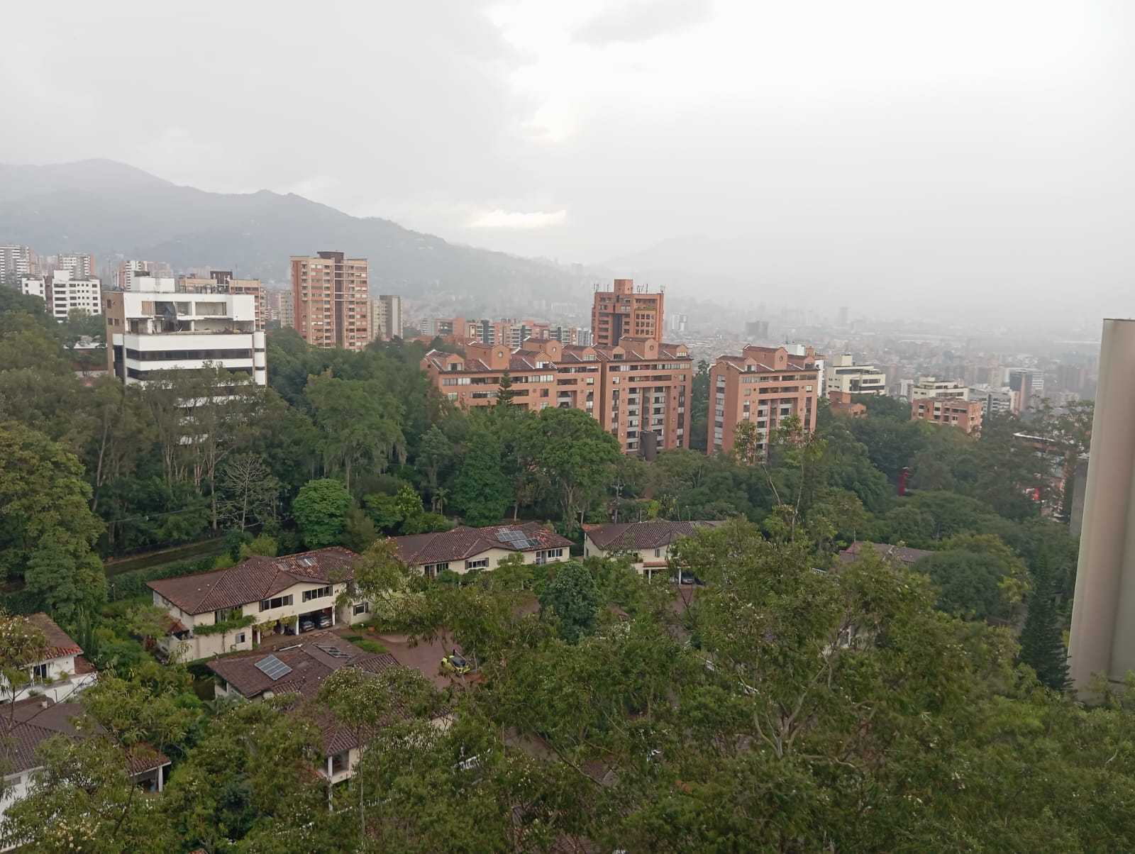 Apartamento de 3 alcobas en venta en San Lucas, Medellín, 163 m² · foto 2 de 10