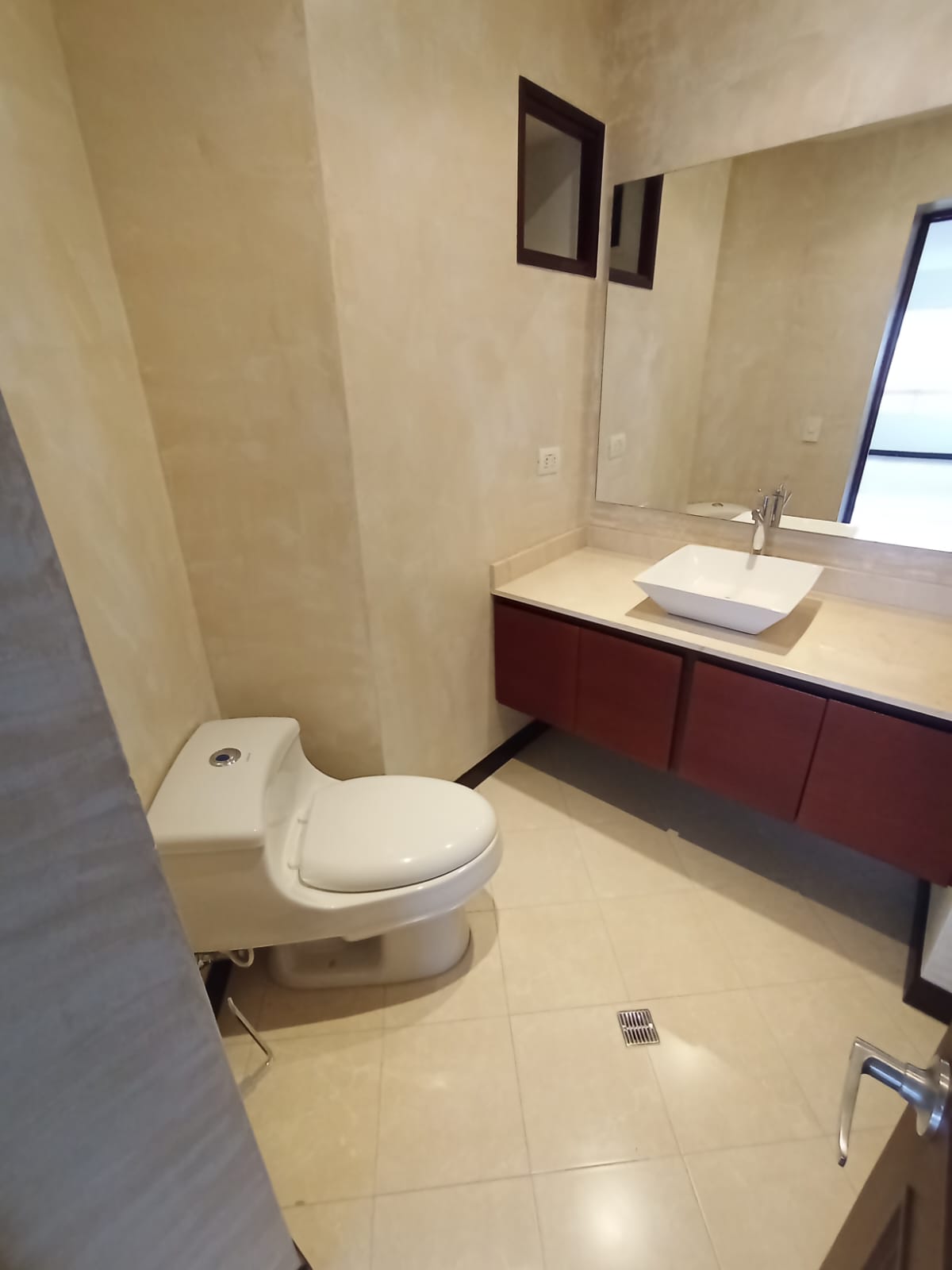 Apartamento de 3 alcobas en venta en San Lucas, Medellín, 163 m² · foto 9 de 10