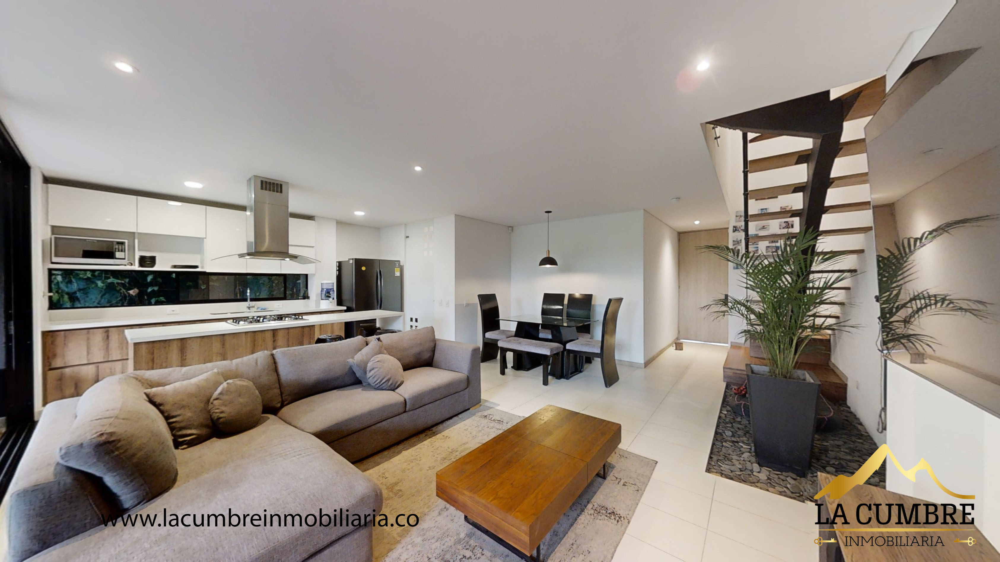 Casa de 3 alcobas en venta en Loma Del Chocho, Envigado, 226 m² · foto 4 de 16