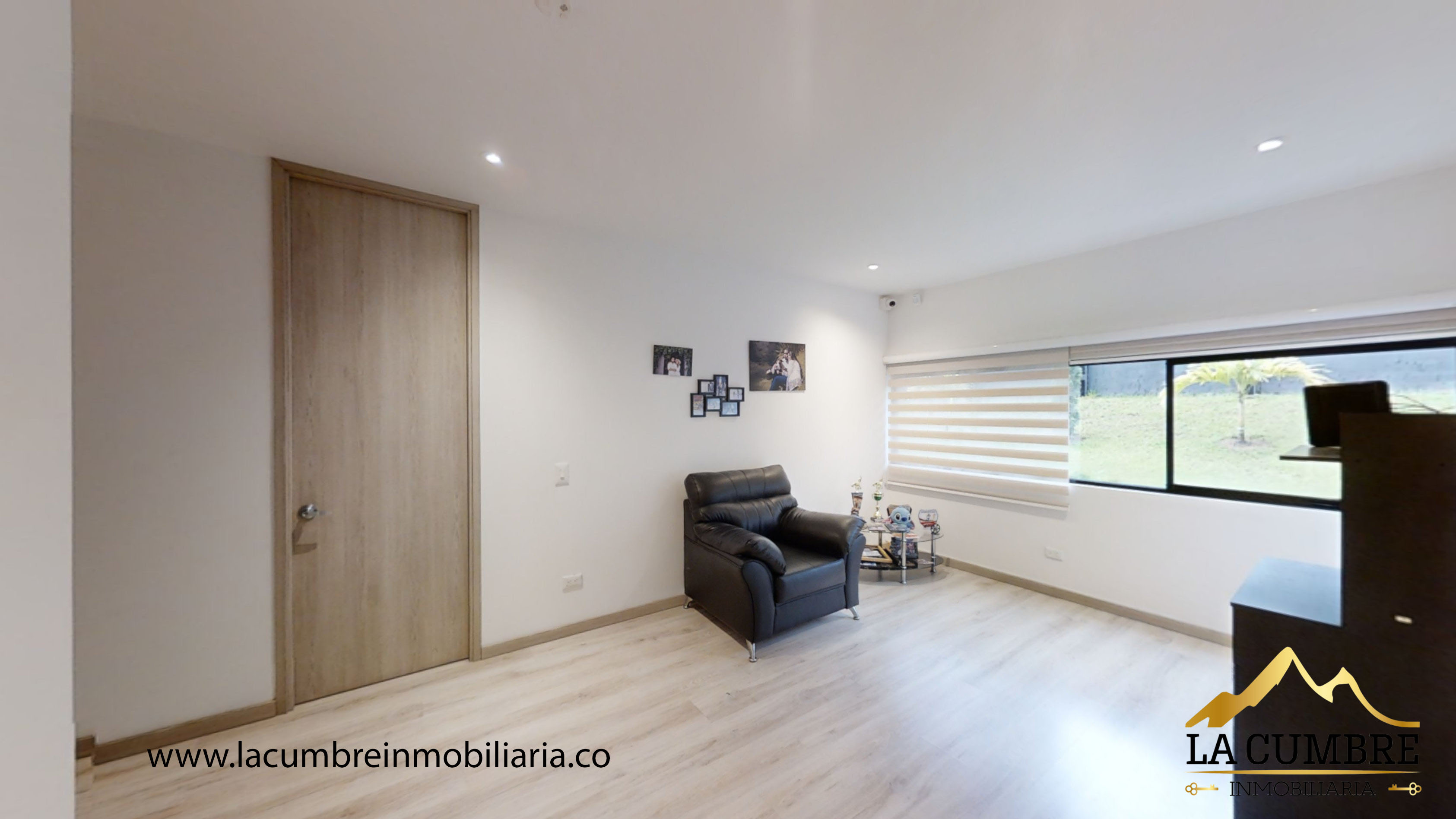 Casa de 3 alcobas en venta en Loma Del Chocho, Envigado, 226 m² · foto 9 de 16