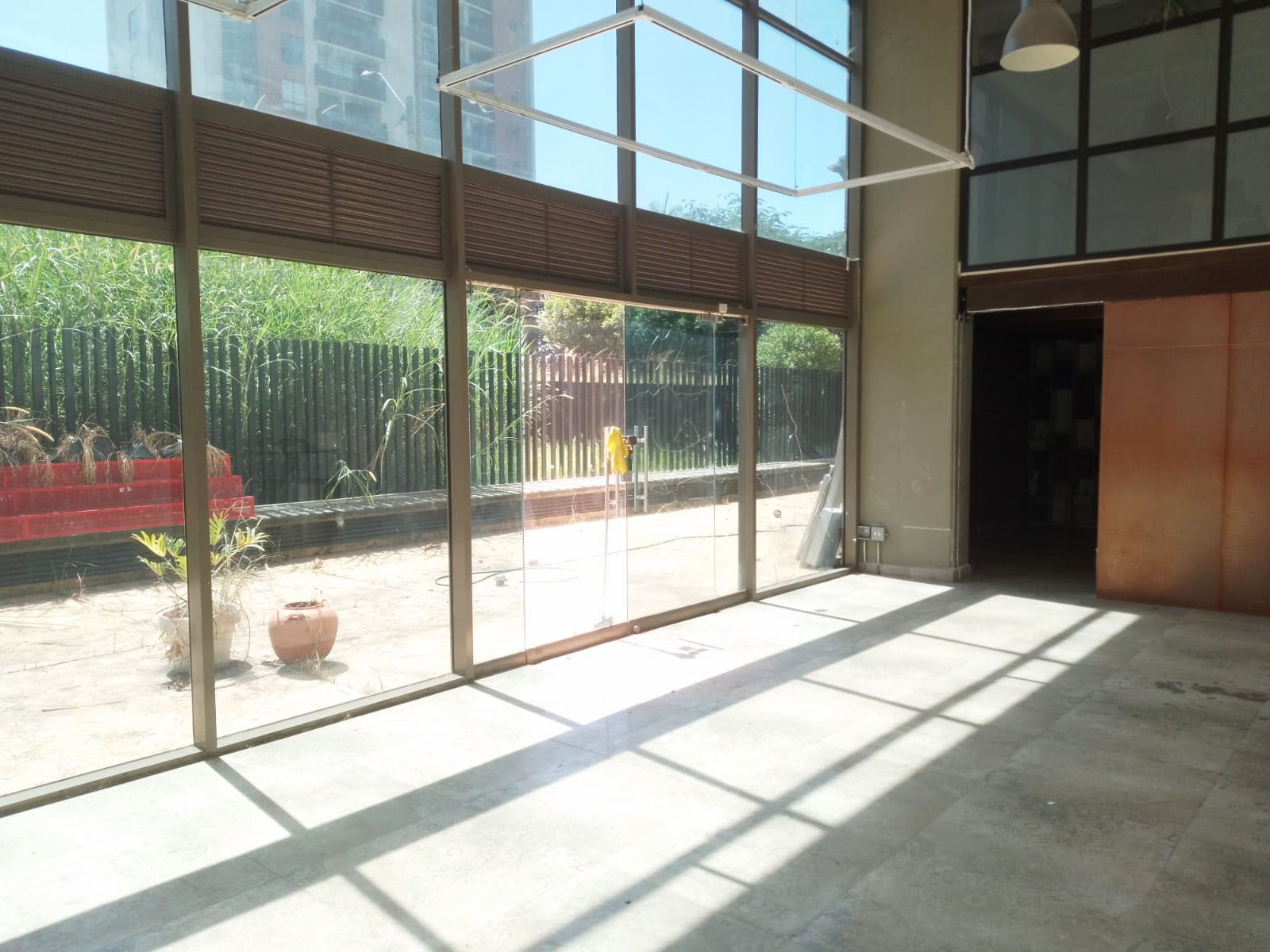 Local en arriendo en Castropol, Medellín, 100 m² · foto 2 de 14