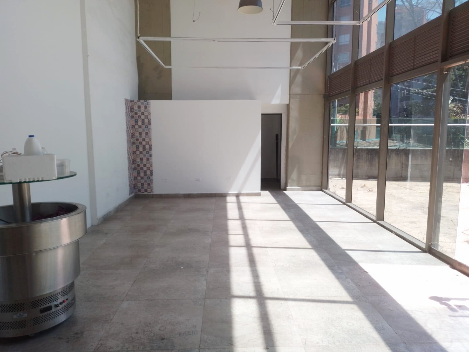Local en arriendo en Castropol, Medellín, 100 m² · foto 3 de 14