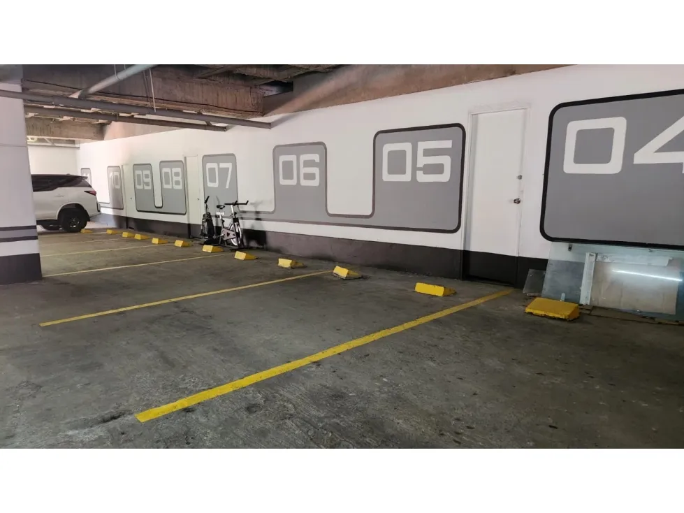 Apartamento de 4 alcobas en venta en San Lucas, Medellín, 177 m² · foto 14 de 24