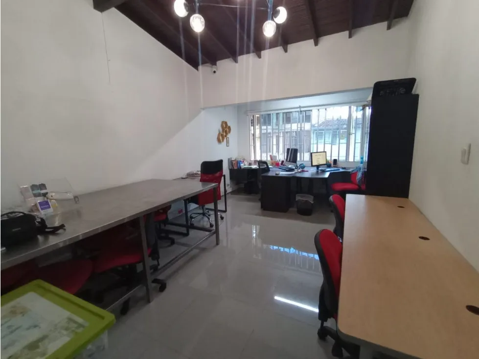 Casa de 6 alcobas en venta en Belén Rosales, Medellín, 260 m² · foto 12 de 13