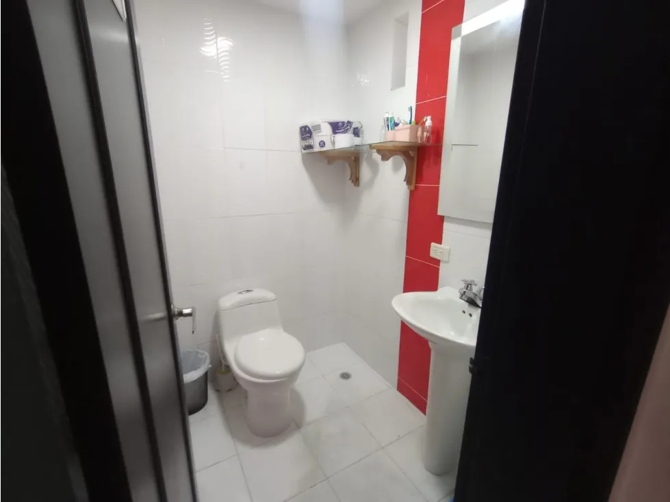 Casa de 6 alcobas en venta en Belén Rosales, Medellín, 260 m² · foto 13 de 13