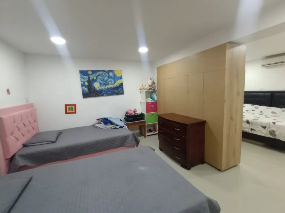 Casa de 6 alcobas en venta en Belén Rosales, Medellín, 260 m² · foto 7 de 13