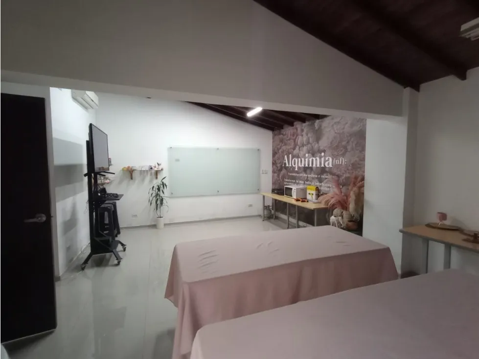 Casa de 6 alcobas en venta en Belén Rosales, Medellín, 260 m² · foto 8 de 13
